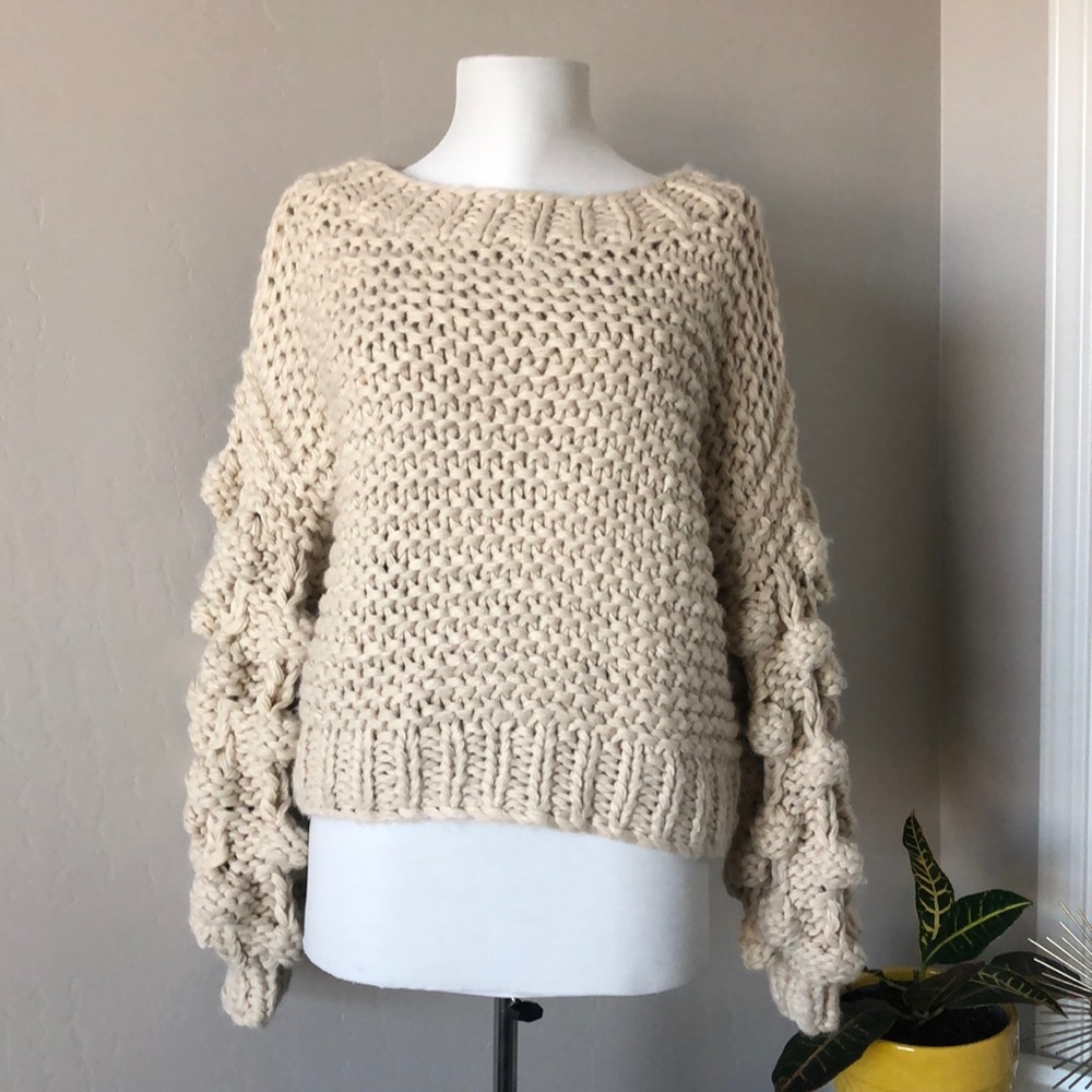 Thick bubble sleeve cream sweater